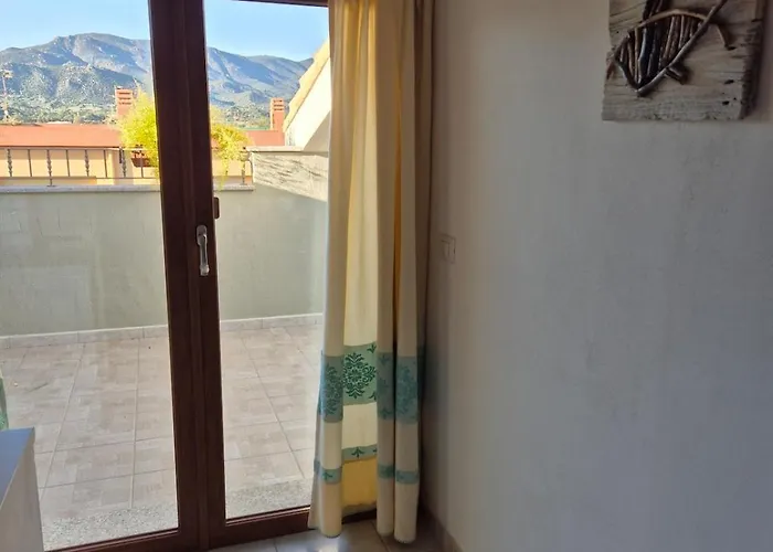 Casa Elena C Vicino Al Centro Feriehus Villasimius